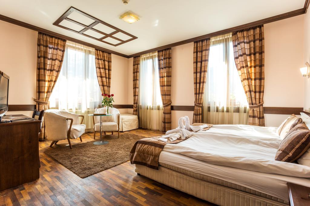 Family Hotel Тетевен Екстер'єр фото