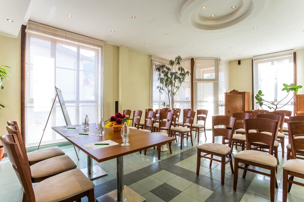 Family Hotel Тетевен Екстер'єр фото