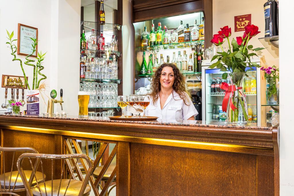 Family Hotel Тетевен Екстер'єр фото