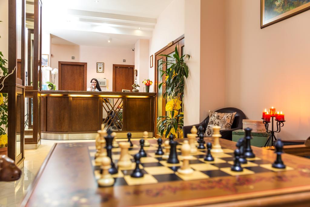 Family Hotel Тетевен Екстер'єр фото