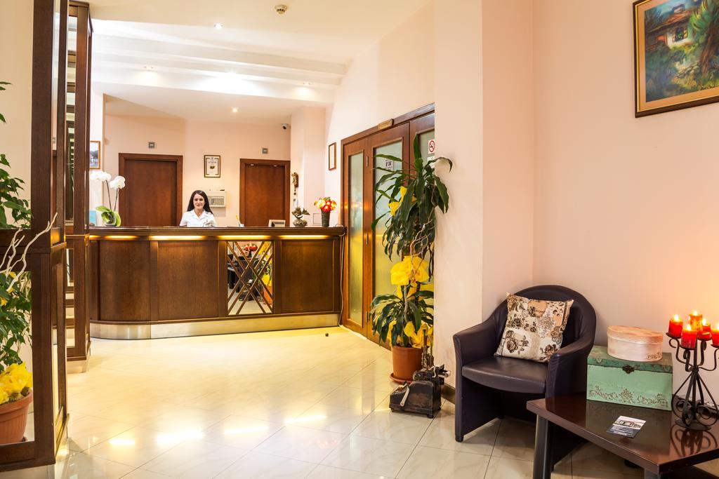 Family Hotel Тетевен Екстер'єр фото