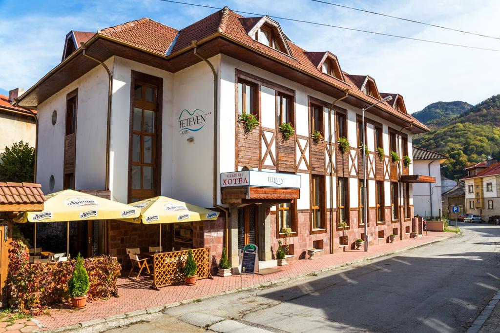 Family Hotel Тетевен Екстер'єр фото